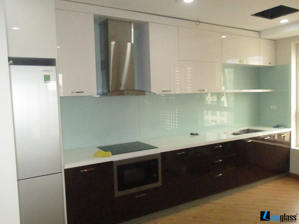 kinh-mau-op-bep-licoglass-02 (7)